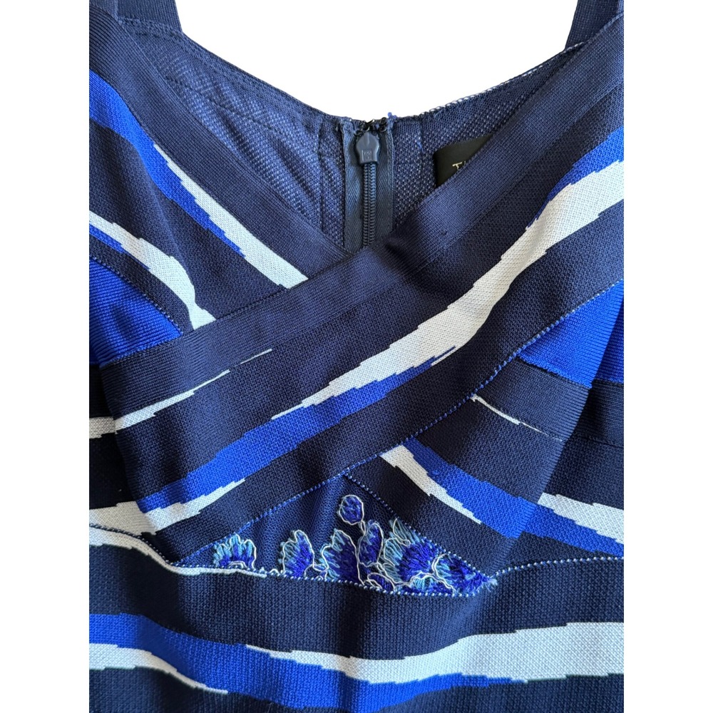 SHO by Tadashi Shoji Taura Dress Blue White Bandage Floral Cocktail Size Large - Picture 7 of 9